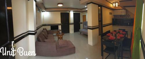 Hostal La Famille