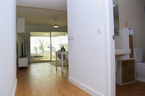 Sunny Beach Apartment In Calaceite