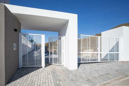 Sunny Beach Apartment In Calaceite