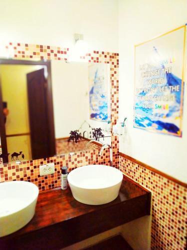 Hostal Sunrise Karavan