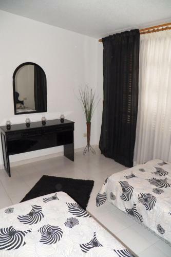Coastside Apartment, Amarilla Bay