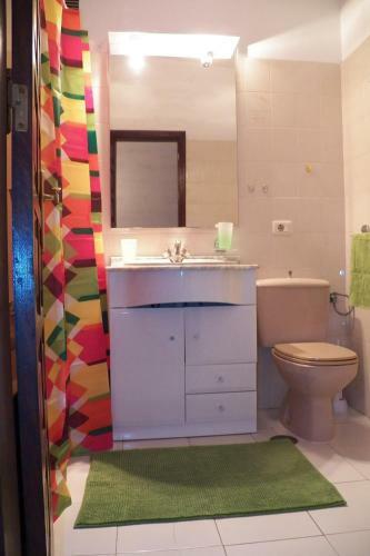 Coastside Apartment, Amarilla Bay