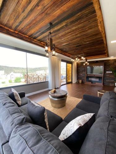 Amvender Home