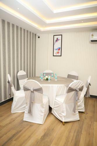 Royal Ace Boutique Hotel