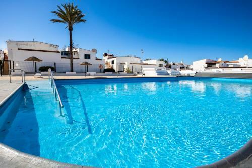 Elisia Relax! Lovely Apartment With Swimming Pool
