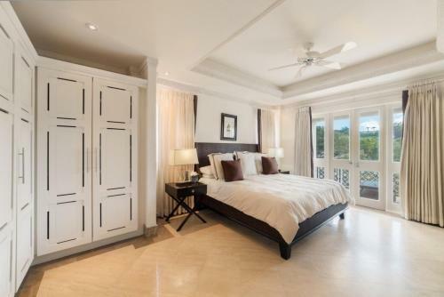 4 Bedroom Beach Front Villa