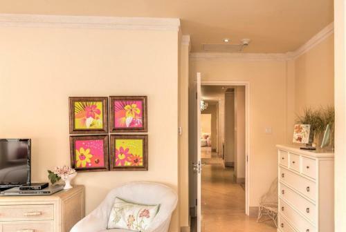 4 Bed Beachfront Villa