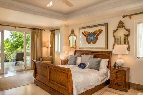 3 Bed Beachfront Villa