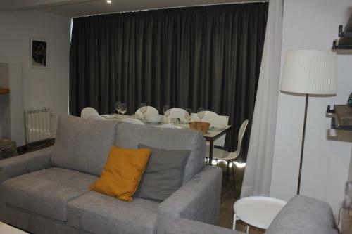 Apartamento Amplio Y Acogedor, En Plaza de Pradollano