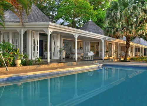 4 Bed Beachfront Villa