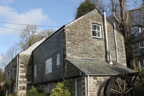 Hostal Bissick Old Mill