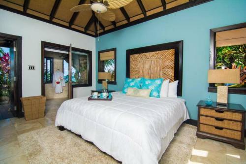 Luxury Modern Japanese Themed Seaside Villa.