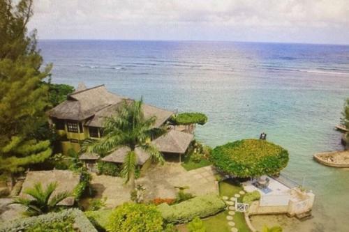 Luxury Modern Japanese Themed Seaside Villa.