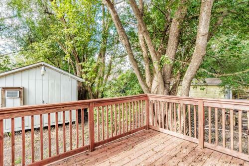 Sunny Midtown Cottage- Midtown Mobile