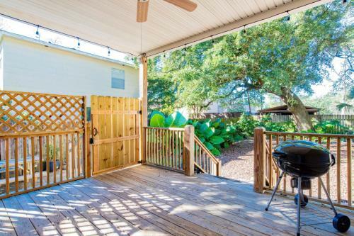Hazel's Happy Hideaway- Midtown Mobile!
