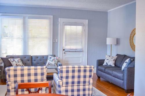 Perfectly Modern Craftsman- Close To Everything!