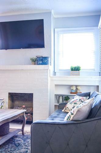Perfectly Modern Craftsman- Close To Everything!