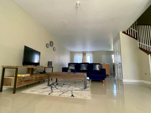 Paradise Heaven Is A Cheerful 2 Bedroom Townhouse