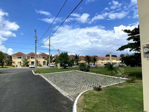 Paradise Heaven Is A Cheerful 2 Bedroom Townhouse