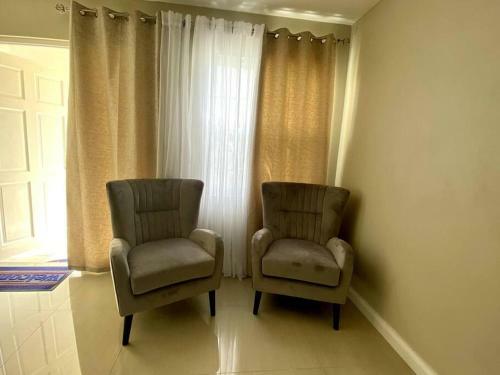 Paradise Heaven Is A Cheerful 2 Bedroom Townhouse