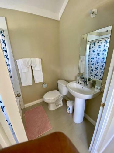 Paradise Heaven Is A Cheerful 2 Bedroom Townhouse