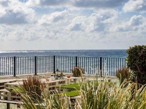 Apartment On Beach Mijas