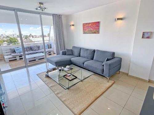 Apartamento 2br Seaview Apt In Prime Location 1 Min From Sea