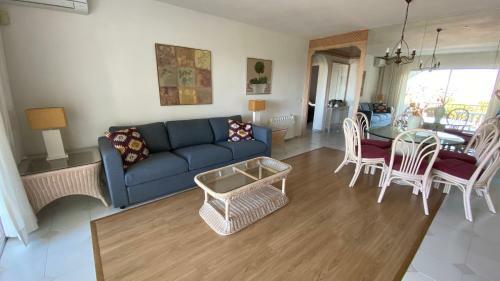 Apartment With Sea View In Marbella
