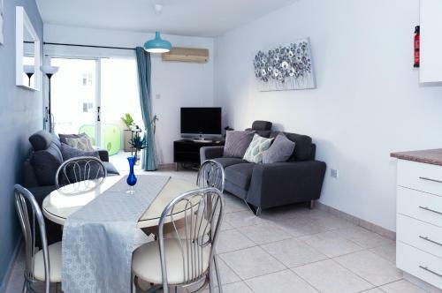 1 Bedroom Pool View Apartment In Kapparis