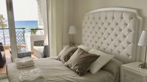 Mi Capricho B17 Beachfront Apartment