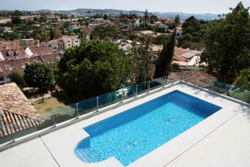Luxury Villa With Heated Pool For 12 To 14 People