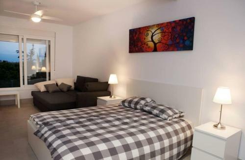 Luxury Villa With Heated Pool For 12 To 14 People