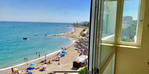 Apartament Aguamarina On The Beach Front