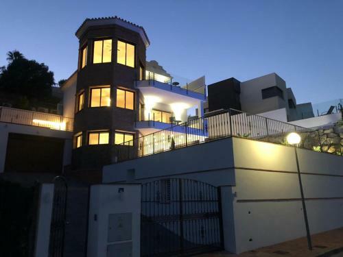 Luxury Villa For 12 People