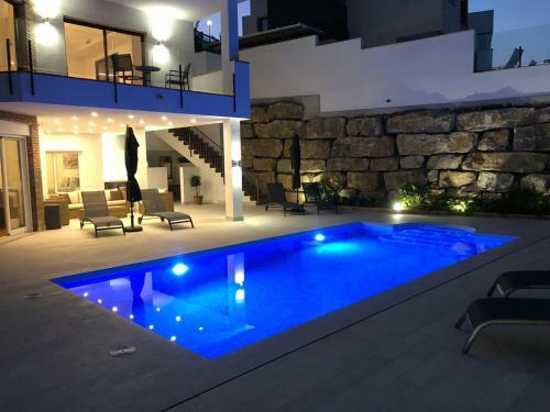 Luxury Villa For 12 People