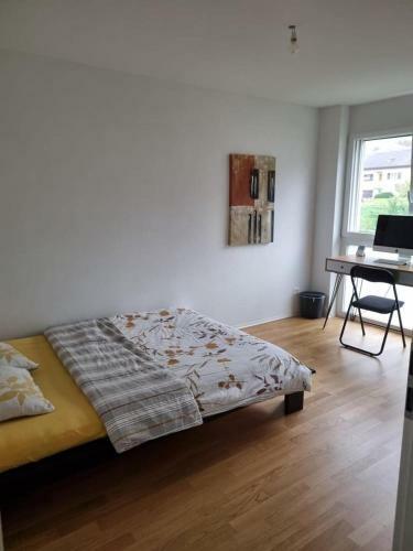 Room With Private Bathroom & Parking