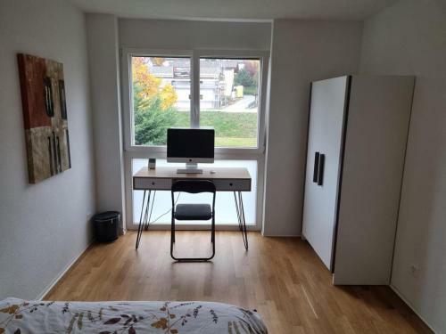 Room With Private Bathroom & Parking