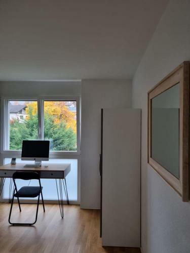 Room With Private Bathroom & Parking