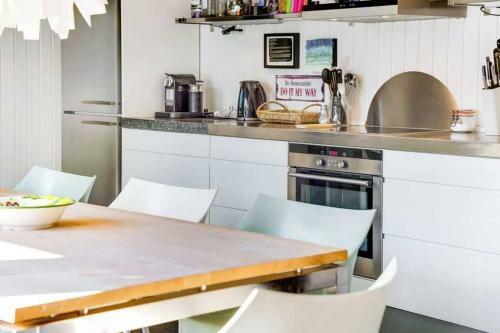 Apartamento Cozy Summer House 50 Meter From The Beach, 89 M�