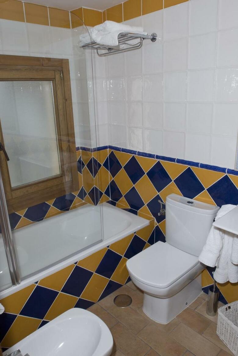Hotel La Posada Del Ti�tar