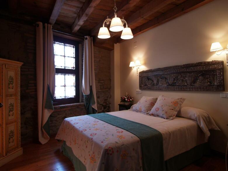 Hotel La Posada Del Ti�tar
