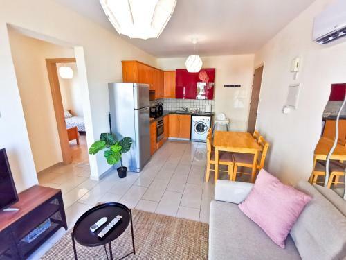 Lazy Days Pool Apartments