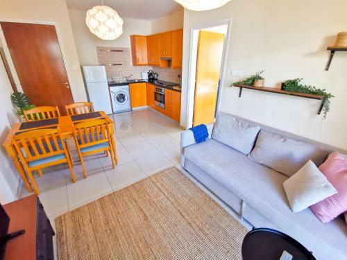 Lazy Days Pool Apartments