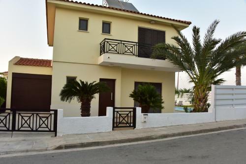 Villa Limni Pool House