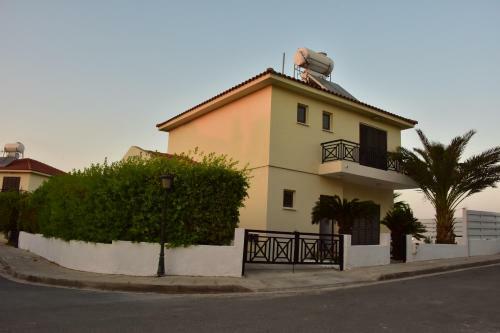 Villa Limni Pool House