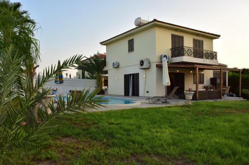 Villa Limni Pool House