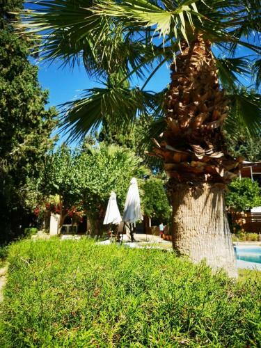 Apartamento 2 Bed Cottage With Pool & Garden
