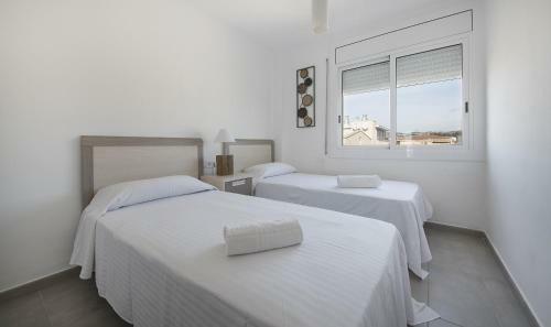 R13 Beachfront Apartment Segur