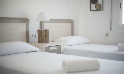 R13 Beachfront Apartment Segur