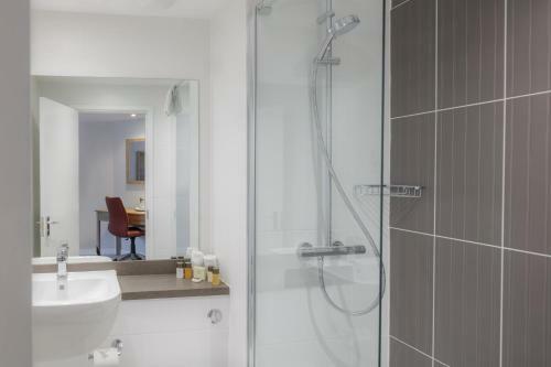 Oxford Witney Four Pillars Hotel